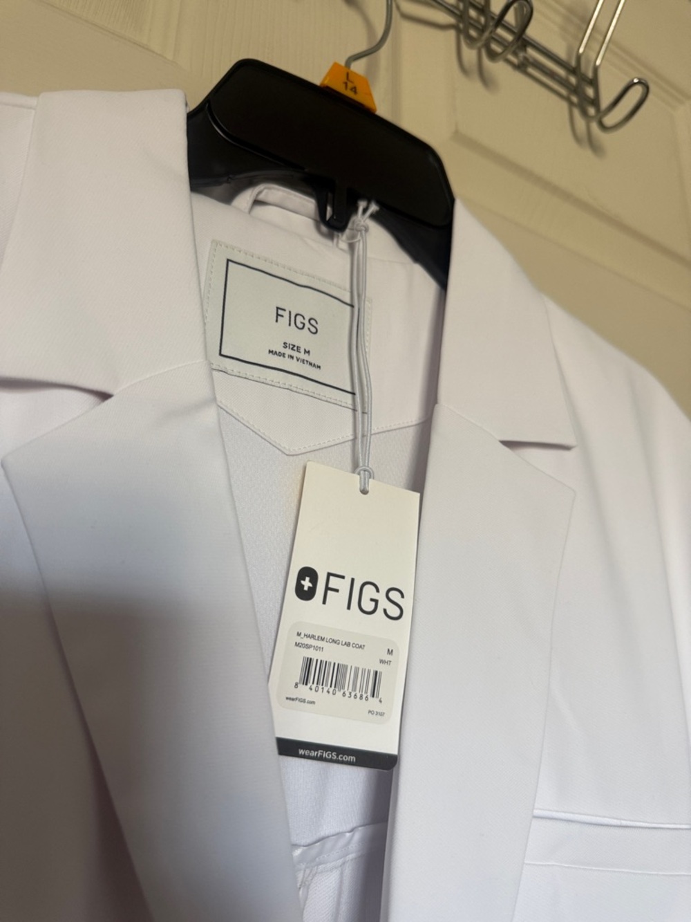Figs Harlem White Professional Lab Coat size medium. NEW with tags - Picture 2 of 5